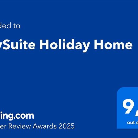 Skysuite Holiday Home Wina Bagian luar foto