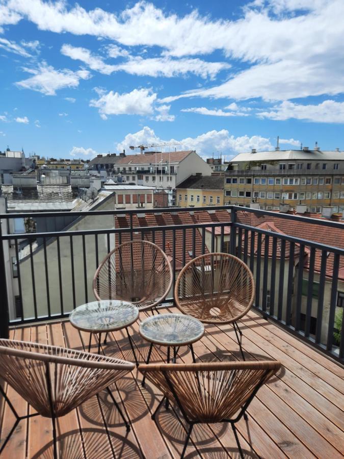 Skysuite Holiday Home Wina Bagian luar foto