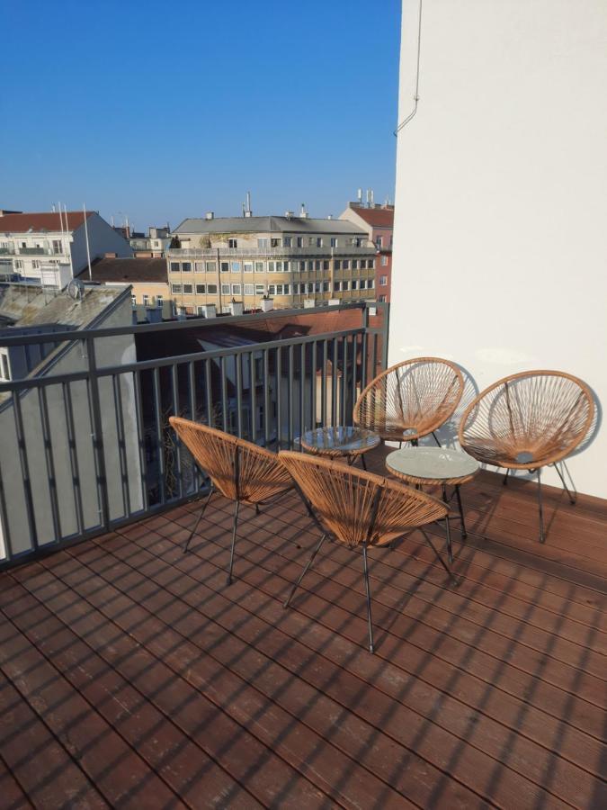 Skysuite Holiday Home Wina Bagian luar foto