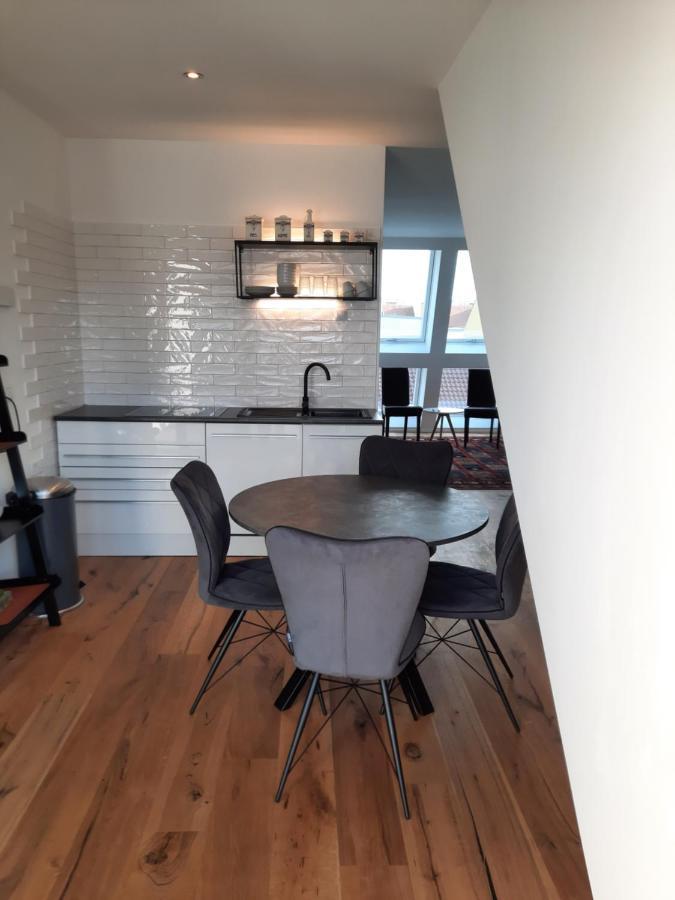 Skysuite Holiday Home Wina Bagian luar foto