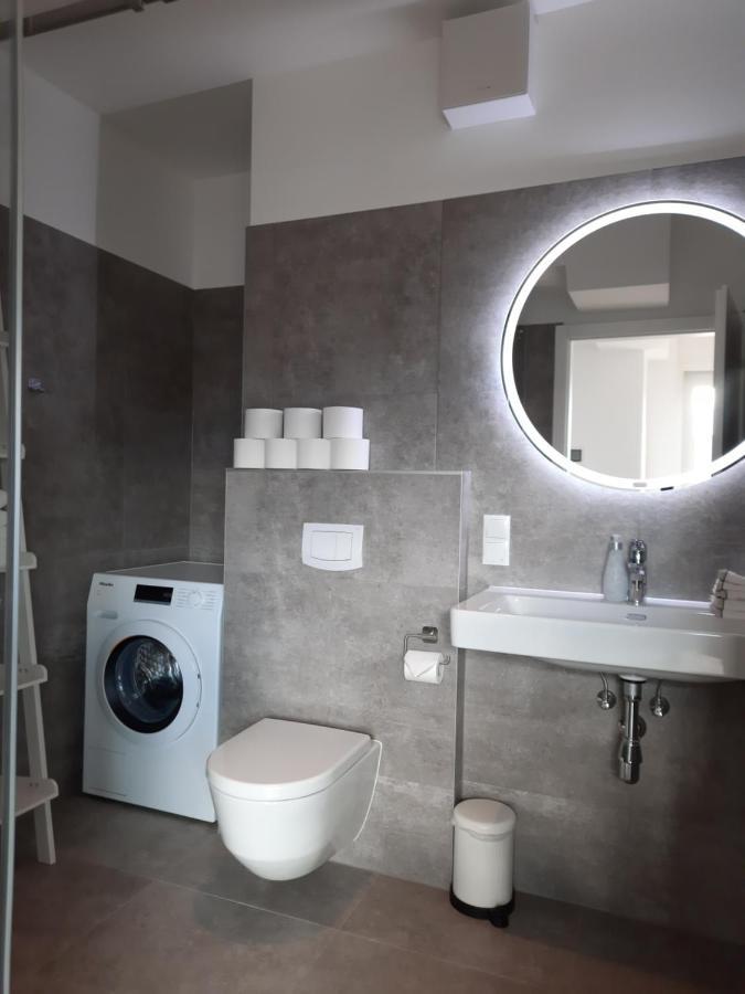 Skysuite Holiday Home Wina Bagian luar foto